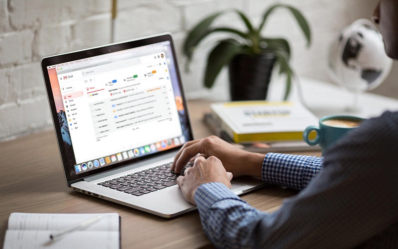 Khi viết email trả lời nhà tuyển dụng phải đảm bảo tính nhanh chóng