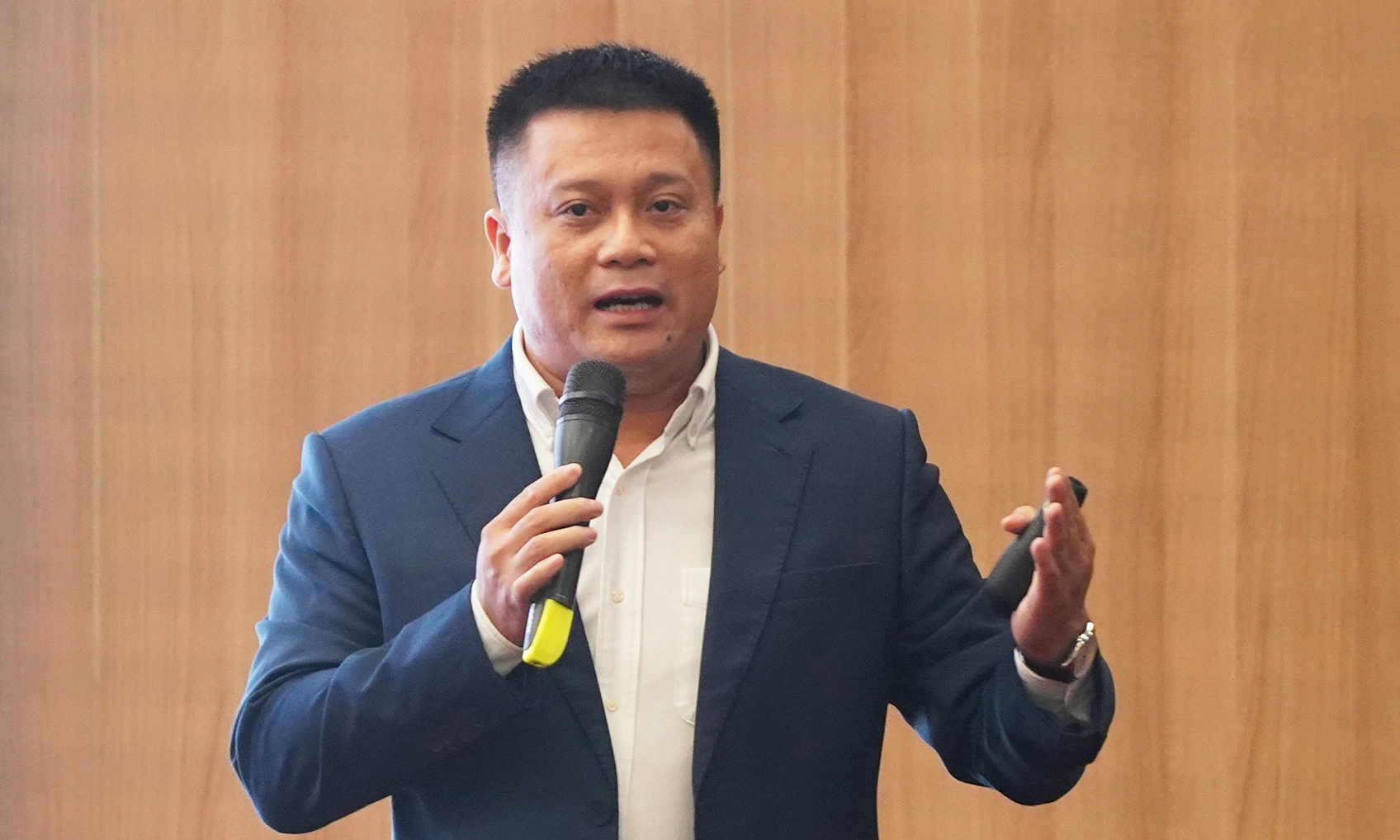 Ông Bùi Bá Chính, quyền Giám đốc Trung tâm Mã số, mã vạch quốc gia - Bộ Khoa học và Công nghệ, tại hội thảo về truy xuất nguồn gốc hàng hóa, tháng 7/2025. Ảnh: Lưu Quý